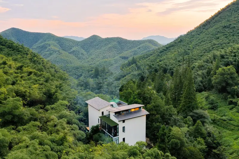 Yinlin · Moganshan Mid-Levels Beauty Hotel, listing photograph 1 of 3