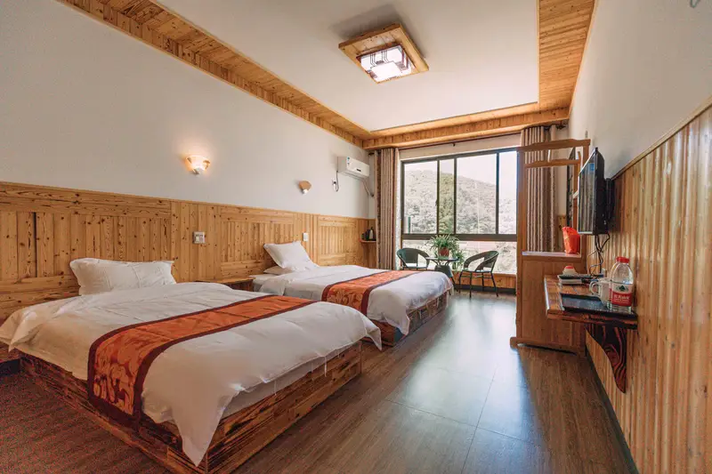 Deqing lei yuan inn, listing photograph 1 of 3