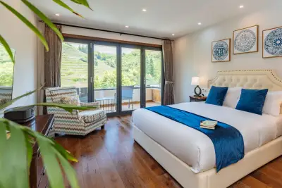 Jingting Hotel, listing photograph 2 of 3
