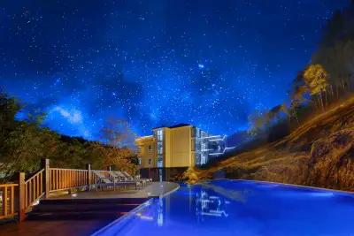 Moganshan Yunhuali · Mountain-surrounded Luxury Wedding Designer Vacation Apartment, listing photograph 2 of 3