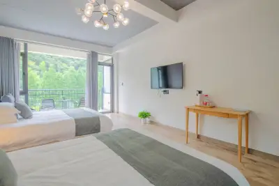 One Bay Monthly Residence, listing photograph 2 of 3