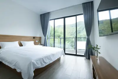 Moganshan Park Heart · Mu Ye hot spring villa, listing photograph 3 of 3