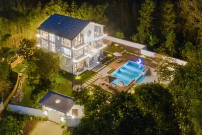 Moganshan · Shanxun · Carousel Boundless Wilderness Pool · Designer Garden Boutique Stay, listing photograph 2 of 3