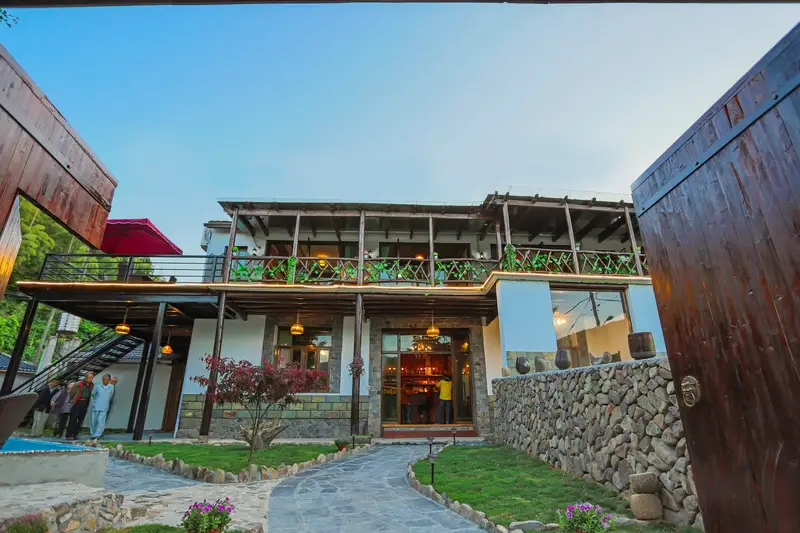Qiting Inn, listing photograph 1 of 3