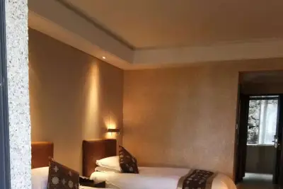 Qiye Shuxia Hotel, listing photograph 2 of 3