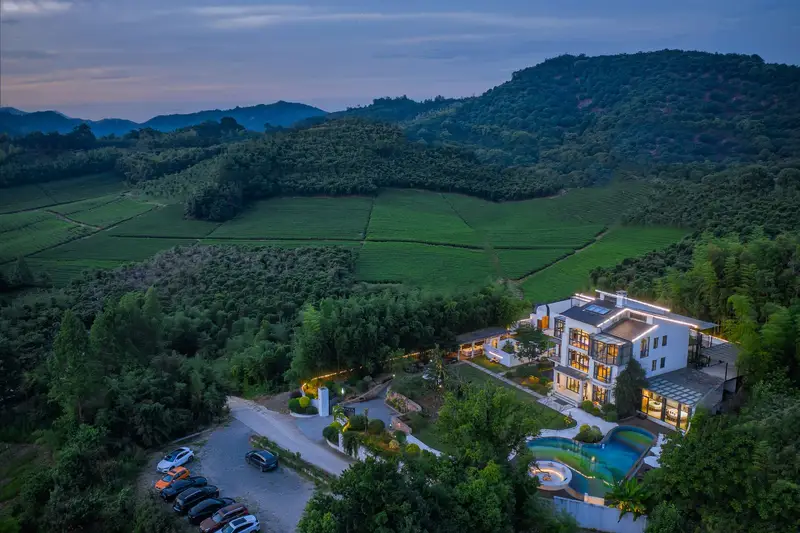 Deqing, Mogan Mountain, Mo see Rainbow Homestay, listing photograph 1 of 3