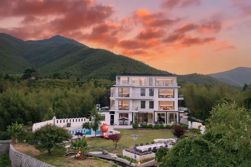 Yimo·Mgs Resort Hotel, listing photograph 1 of 3