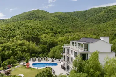 Yimo·Mgs Resort Hotel, listing photograph 2 of 3