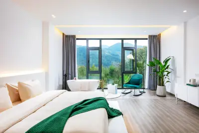 MOGANSHAN YULIA·Taozi Light Luxury Hotel, listing photograph 2 of 3