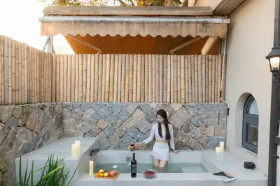 Moganshan Dashuxia · Creek Tracing Swimming Pool Mingsha Wenquan Vacation Boutique Stay, listing photograph 3 of 3