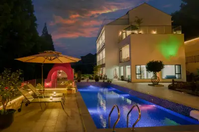 Moganshan YANGSEN · Oxygen Forest Summer Slide Pool Vacation Homestay, listing photograph 2 of 3