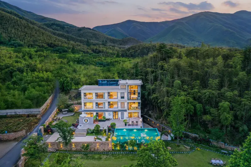 Moganshan Yile Yiloxiye Camping Holiday Beauty Villa, listing photograph 1 of 3