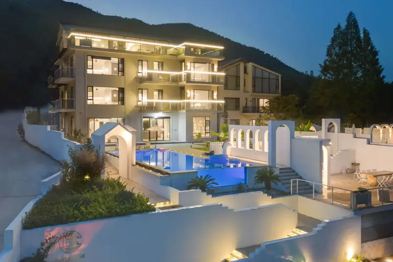 Moganshan·Suishan TuttoBene·Infinity Party Pool·Designer Meisu, listing photograph 1 of 3